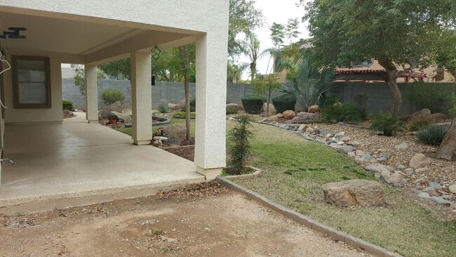 Building Photo - 13555 W Watson Ln