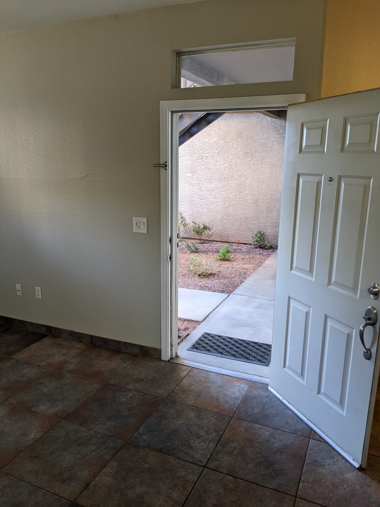 Tile throughout condo, no carpet at all. - 3830 E Lakewood Pky E