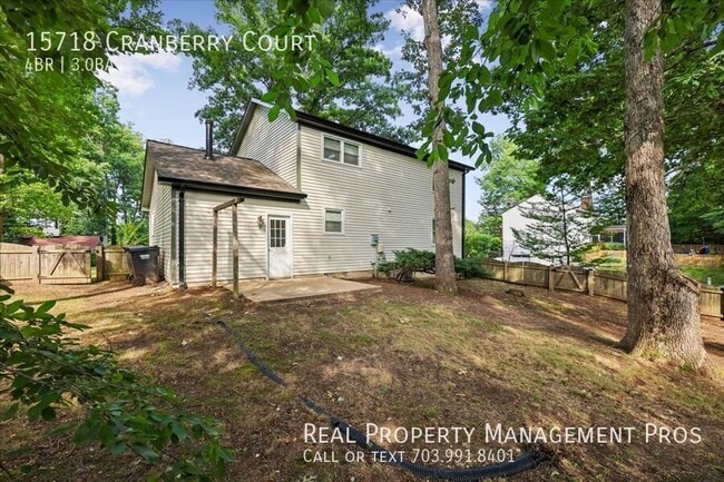 Building Photo - 15718 Cranberry Ct