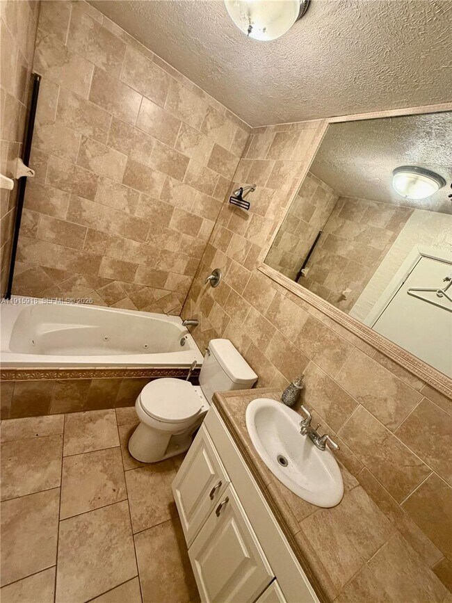 Building Photo - 3900 W 17th St