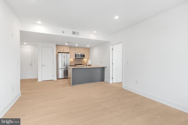 Building Photo - 2000 Dreer St