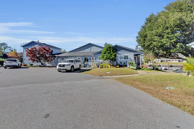 Building Photo - 18 Harbour Walk Townhouses
