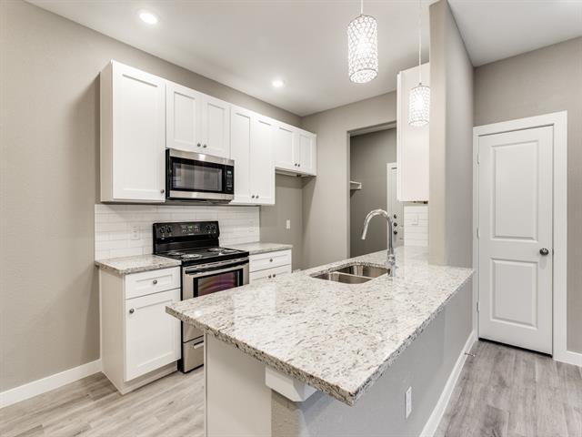 Building Photo - 3207 Karen St