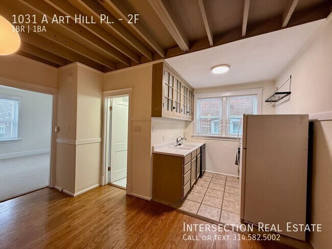 Building Photo - 1031 Art Hill Pl