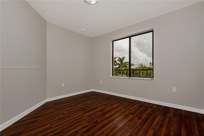 Building Photo - 6321 S Station Square