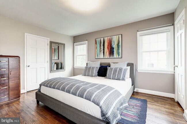 Building Photo - 5724 27th St NW