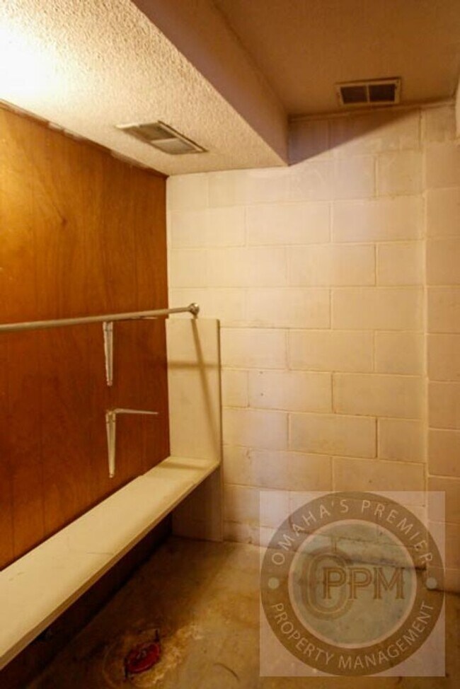 Building Photo - 12317 Weir St