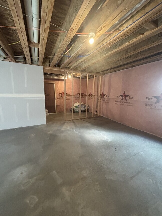 Building Photo - 3770 N Cuade St