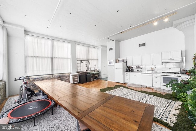 Building Photo - 314 N 12th St