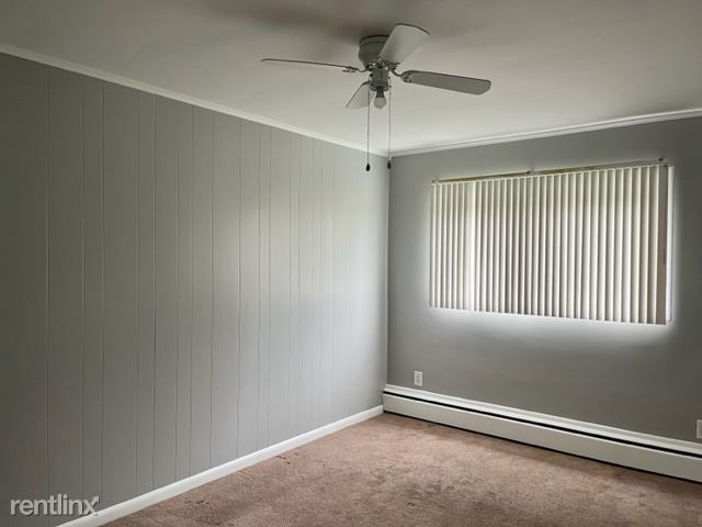 Building Photo - 2 br, 1 bath Condo - 16944 E 11 Mile Rd Ap...