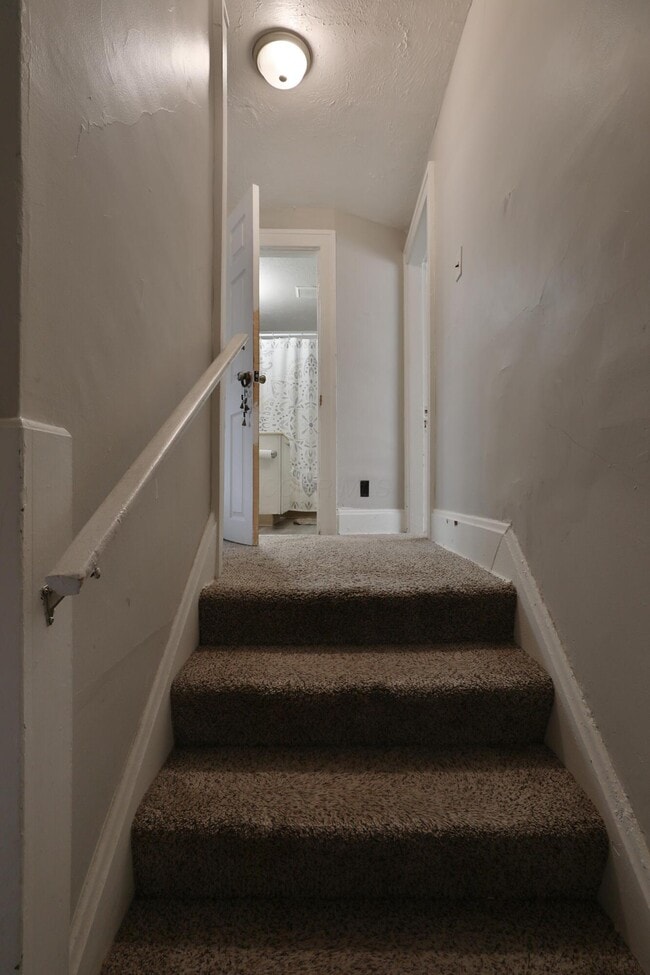 Building Photo - 1599 Mooberry St