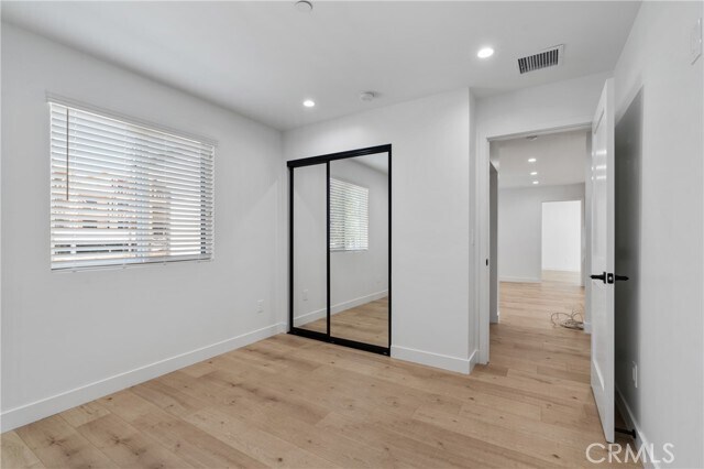 Building Photo - 11140 Woodley Ave