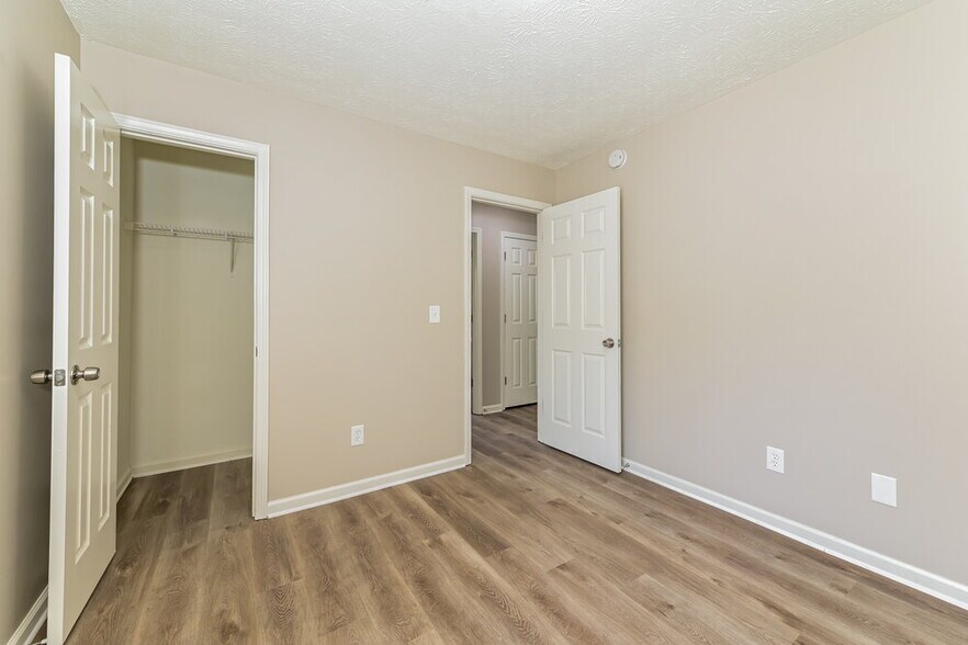 Building Photo - 1825 Courtyard Ln