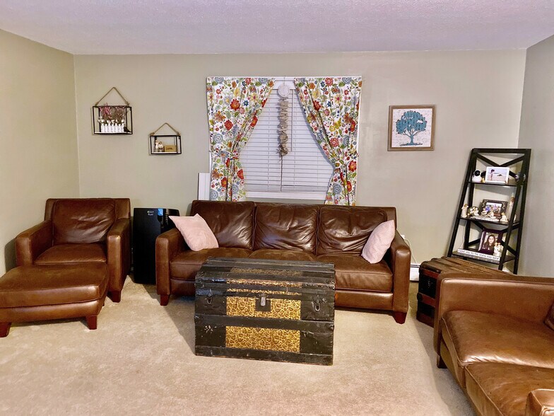 Building Photo - 120 Fisherville Rd