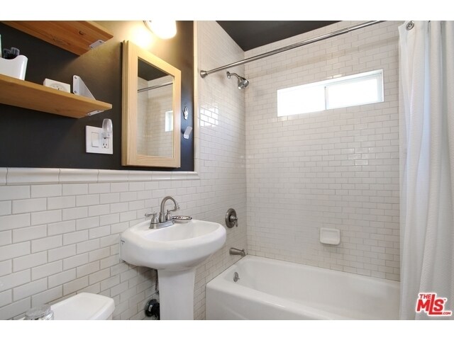 Bathroom - 1876 Ripple St