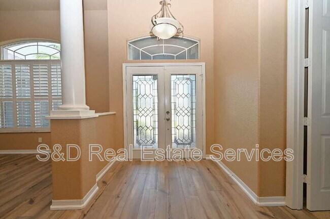 Building Photo - 2618 High Ridge Dr