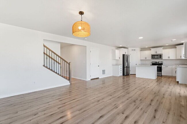 Building Photo - Modern 2-Story Home Near Peterson & Schrie...