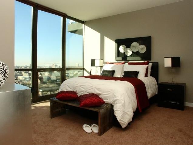 Primary Photo - 691 W Wayman St