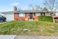 Building Photo - 3 bed 2 bath ranch in camp hill