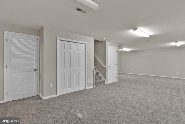 Building Photo - 751 Chanticleer