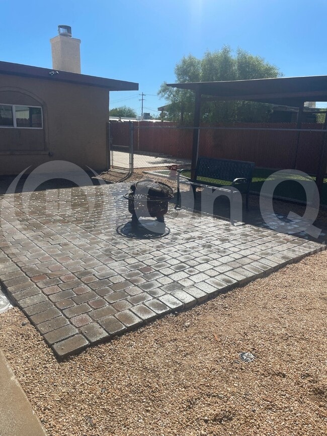 Building Photo - 1132 W Knox Pl