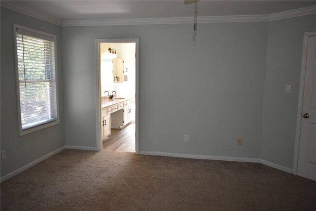 Building Photo - 16407 Westglen Farms Dr