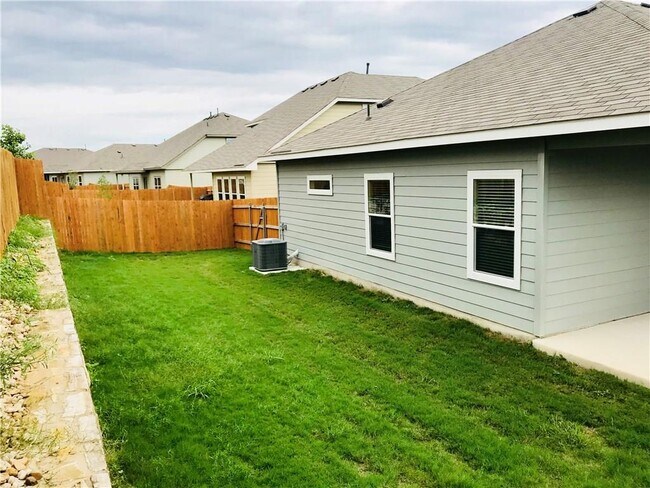 Building Photo - 1532 Maier Dr