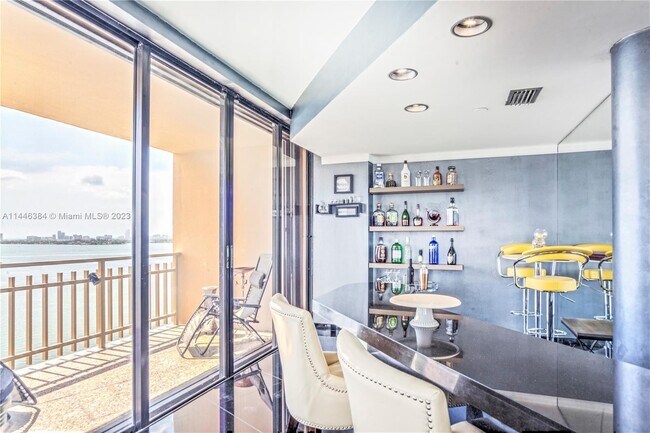 Building Photo - 11113 Biscayne Blvd