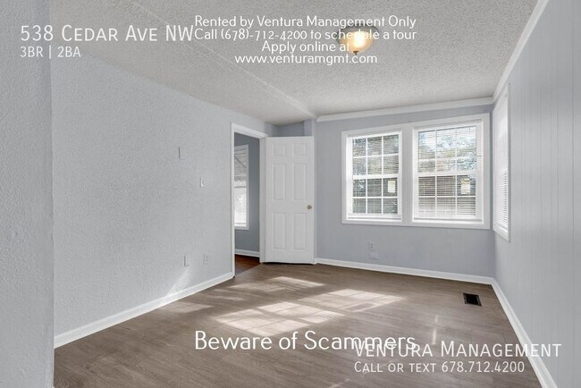 Building Photo - 538 Cedar Ave NW