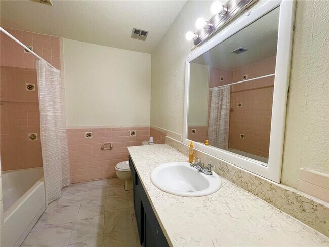 Building Photo - 15906 Nutcracker Ct
