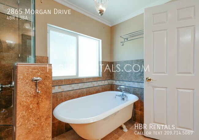 Building Photo - 2865 Morgan Dr