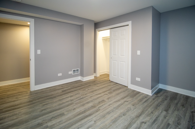 Building Photo - 5310 S Harper Ave