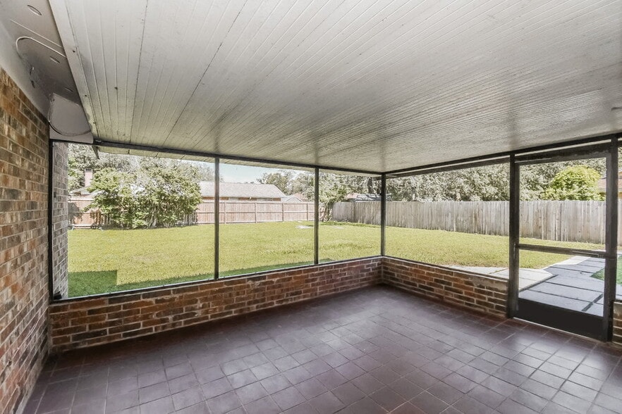 Building Photo - 2621 Grafton Dr