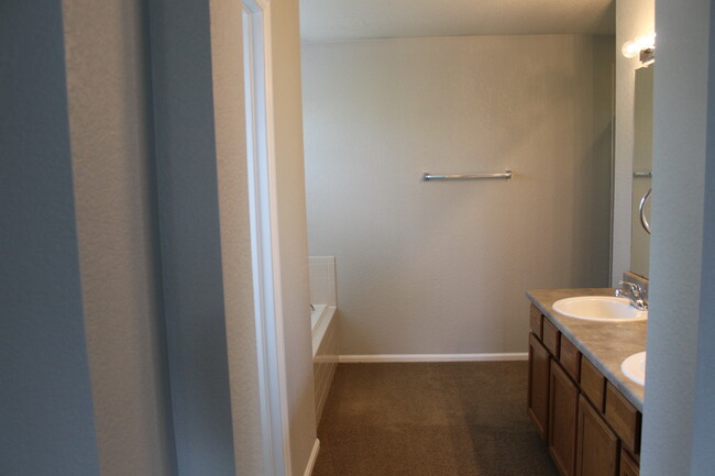 Bathroom 1 - 216 Whitehaven Cir