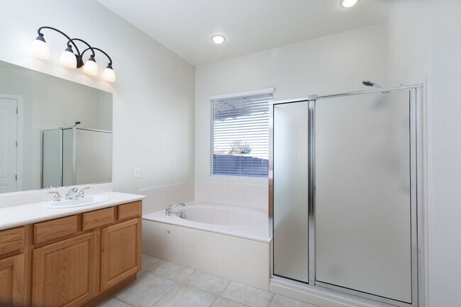 Building Photo - Beautiful Home With Casita in Sun City Anthem