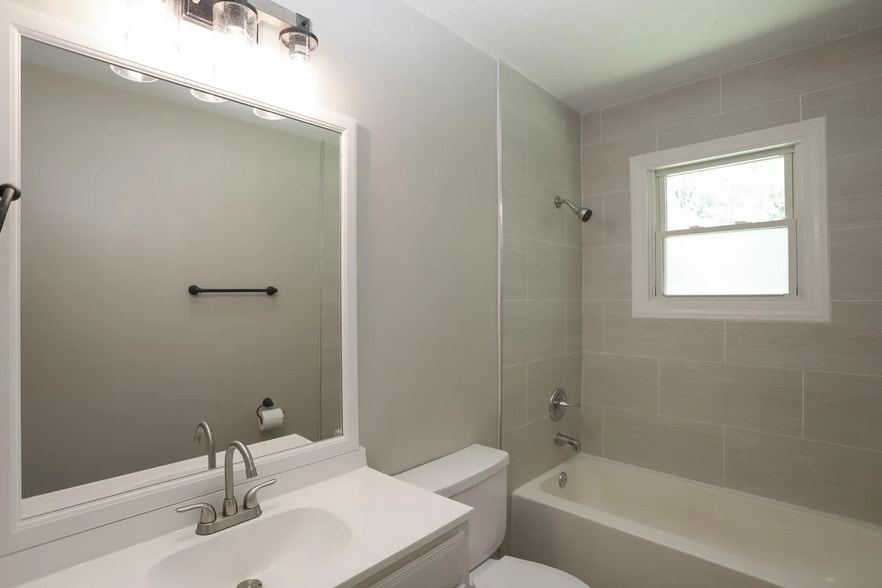 Building Photo - 309 Martin Ct