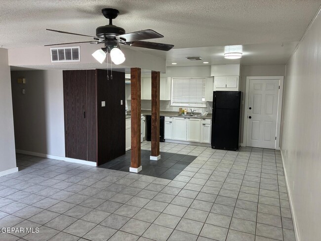 Building Photo - 6509 Escondido Dr