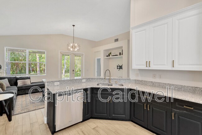 Building Photo - 19246 Meadow Pine Dr