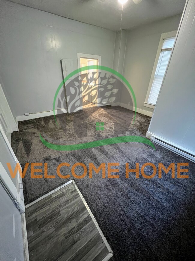 Building Photo - Salem St