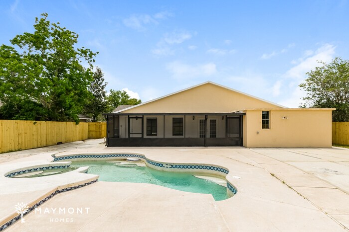 Building Photo - 621 Deauville Ct