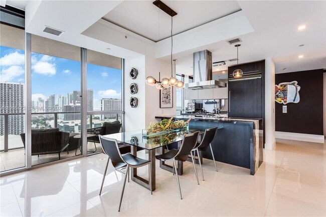 Building Photo - 1100 Biscayne Blvd