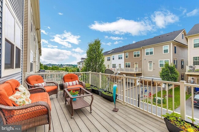 Building Photo - 11882 Country Squire Way