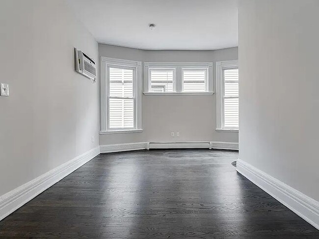 Building Photo - 486 Bramhall Ave