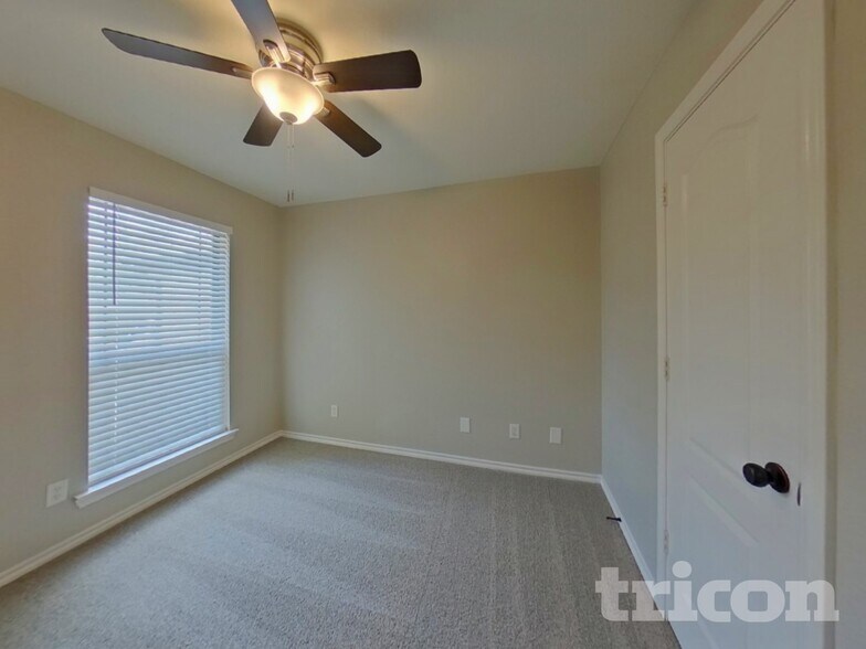 Building Photo - 108 Parkwood Ct