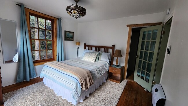 Building Photo - 122 Bear Cove