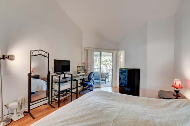 Building Photo - 6553 Via Regina