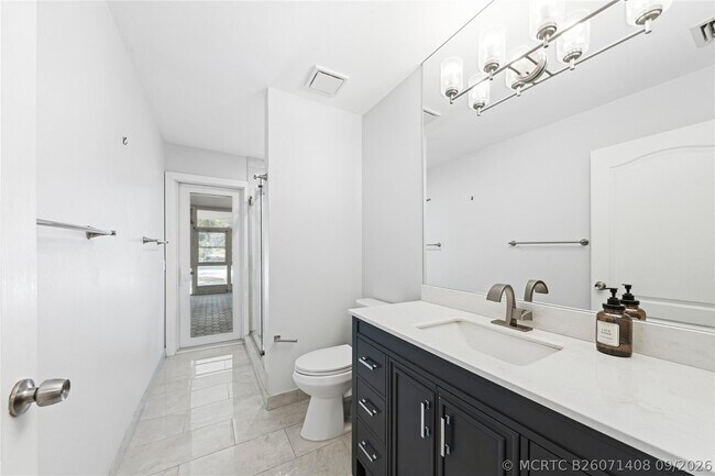 Building Photo - 14463 SW 16th Ct