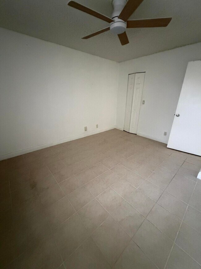 Building Photo - 1285 SW 46th Ave