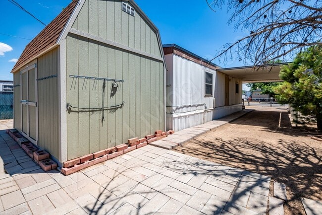 Building Photo - MOVE IN SPECIAL, $475 OFF FIRST MONTH