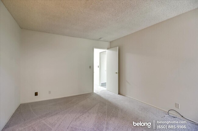 Building Photo - 151 Buckingham Dr